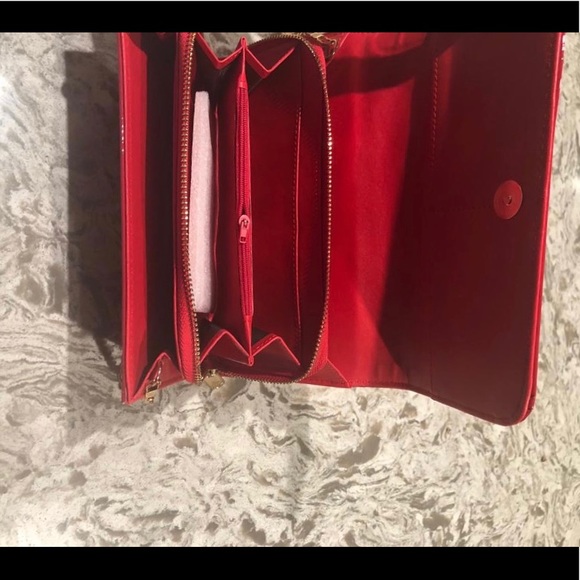 Price dictates. Beautiful piece. - Picture 4 of 6